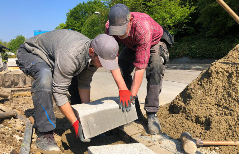 Strassenbau Bordstein setzen